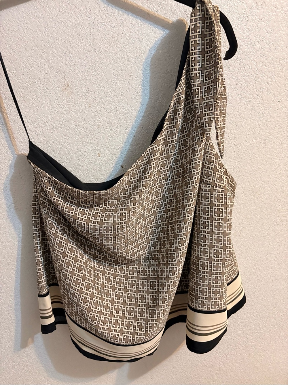Abercrombie & Fitch Black and Cream Printed Sleeveless Top XL